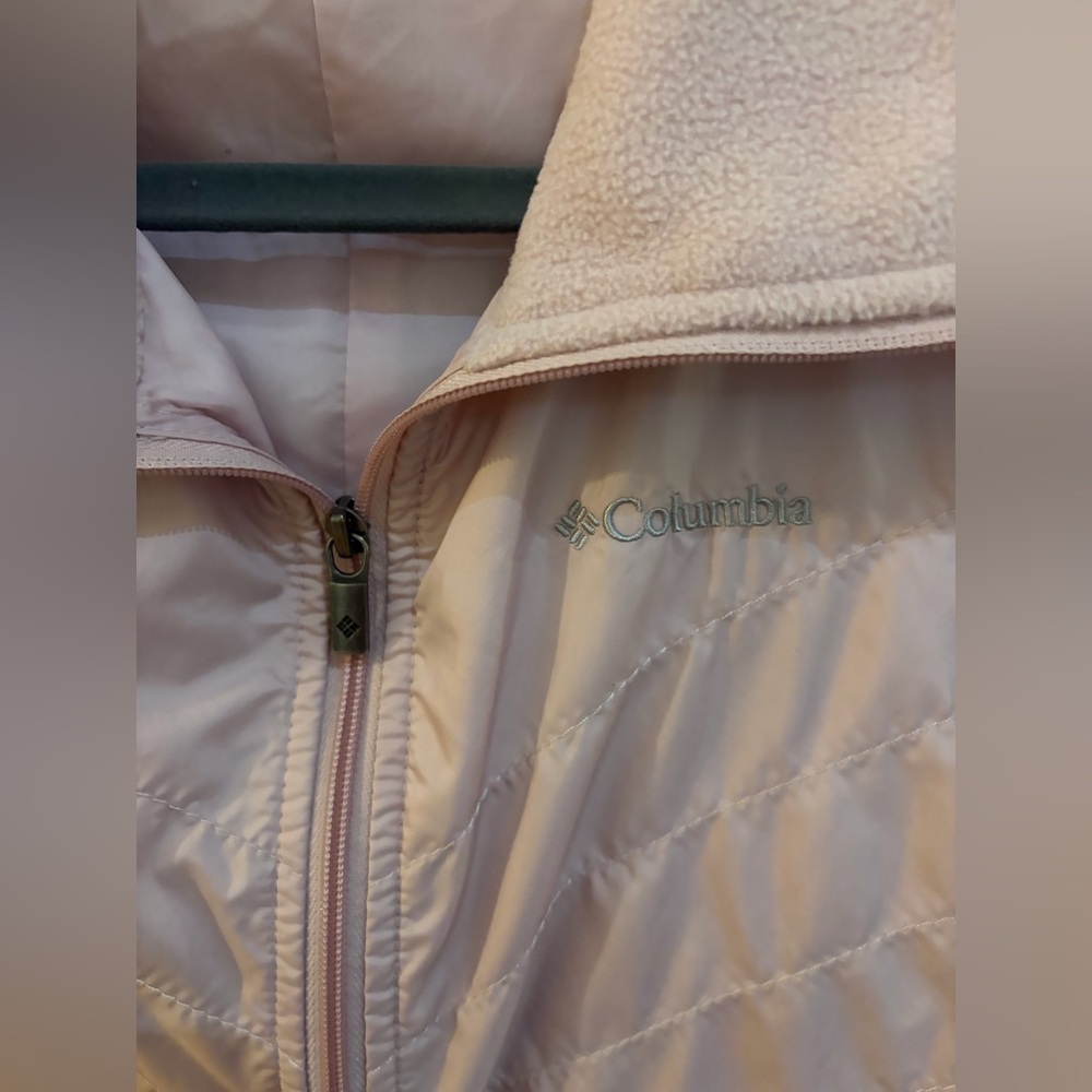 Columbia Women's Light Pink Quilted Insulated Vest - Picture 2 of 9